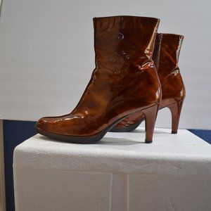 Stuart Weitzman Taffy Cosmos Patent Leather Boots, Size 9 Medium